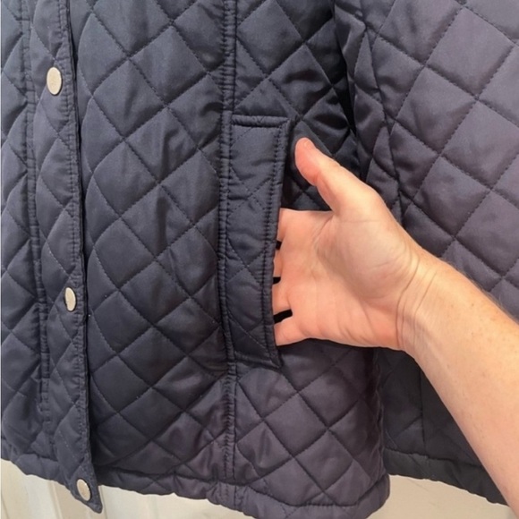 Tommy Hilfiger Women's Navy Quilted Jacket w/ Zip-insert Hoodie-Medium -
EUC - Picture 5 of 11